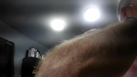 Snapshot of fantasyresort chatting on 10/28/25, 03:10 fantasyresort online show from 10/28/25, 03:10