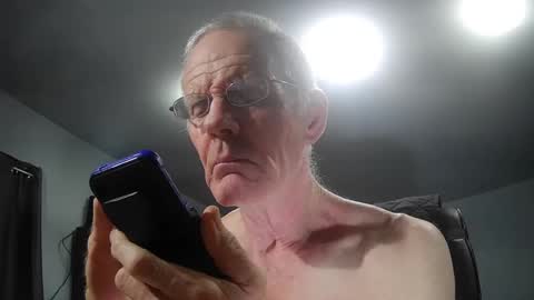 Snapshot of fantasyresort chatting on 11/03/25, 04:03 fantasyresort online show from 11/03/25, 04:03