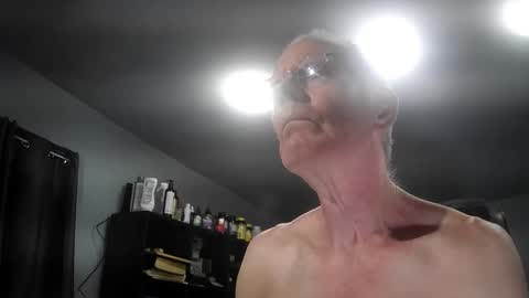 Snapshot of fantasyresort chatting on 11/04/25, 04:22 fantasyresort online show from 11/04/25, 04:22