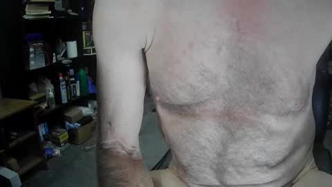 Snapshot of fantasyresort chatting on 11/14/25, 04:55 fantasyresort online show from 11/14/25, 04:55