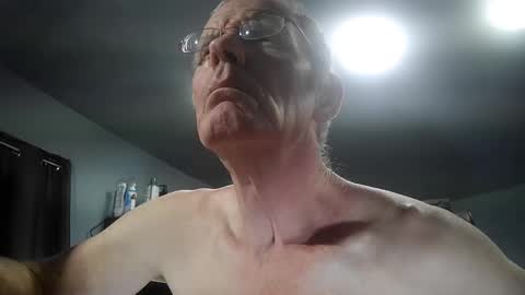 Snapshot of fantasyresort chatting on 11/16/25, 04:29 fantasyresort online show from 11/16/25, 04:29