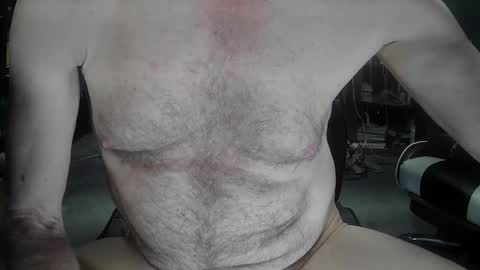 Snapshot of fantasyresort chatting on 11/22/25, 04:44 fantasyresort online show from 11/22/25, 04:44