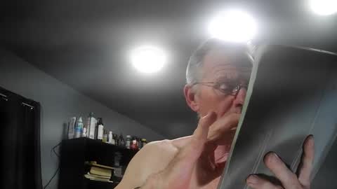 Snapshot of fantasyresort chatting on 11/23/25, 04:34 fantasyresort online show from 11/23/25, 04:34