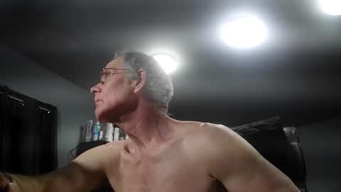 Snapshot of fantasyresort chatting on 11/30/25, 04:38 fantasyresort online show from 11/30/25, 04:38