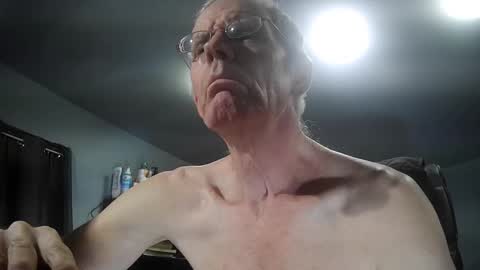 Snapshot of fantasyresort chatting on 12/02/25, 04:07 fantasyresort online show from 12/02/25, 04:07