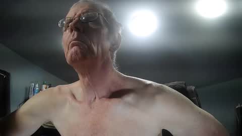 Snapshot of fantasyresort chatting on 12/03/25, 04:09 fantasyresort online show from 12/03/25, 04:09