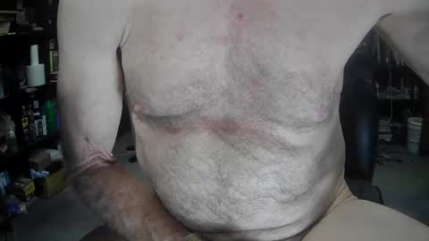 Snapshot of fantasyresort chatting on 12/18/25, 04:29 fantasyresort online show from 12/18/25, 04:29