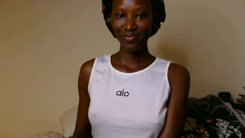 Snapshot of fantee_eeh chatting on 06/22/26, 08:17 pretty slim online show from 06/22/26, 08:17