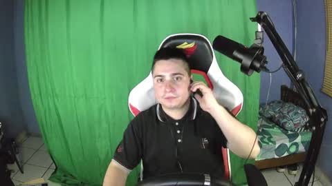 Snapshot of faon_ chatting on 10/30/25, 08:05 faon_ online show from 10/30/25, 08:05