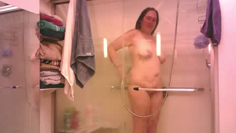 Snapshot of fapqueenc17 chatting on 12/19/25, 04:25 Scarlett online show from 12/19/25, 04:25