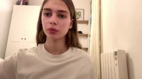 Snapshot of farahgramm chatting on 04/26/26, 05:32 Luna online show from 04/26/26, 05:32