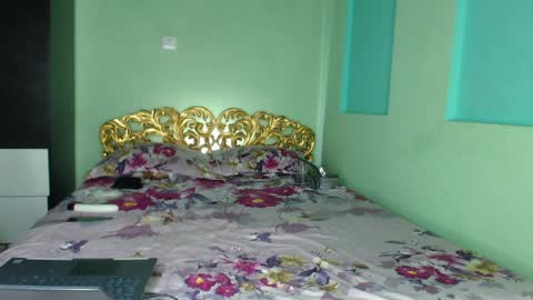 Snapshot of farfalina_hot chatting on 04/08/26, 02:11 farfalina online show from 04/08/26, 02:11