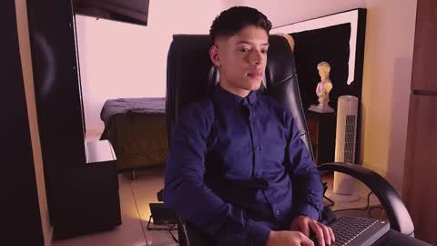 Snapshot of farid_jake_ chatting on 10/02/25, 07:43 farid_jake_ online show from 10/02/25, 07:43