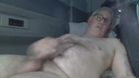 Snapshot of farko6 chatting on 09/17/25, 12:40 farko6 online show from 09/17/25, 12:40