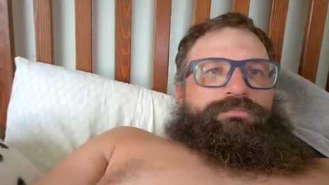 Snapshot of farm2boy chatting on 10/14/25, 06:31 Farm2boy online show from 10/14/25, 06:31