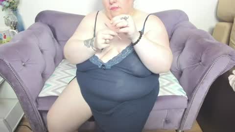 Snapshot of fashiona chatting on 07/11/26, 09:34 fashiona online show from 07/11/26, 09:34