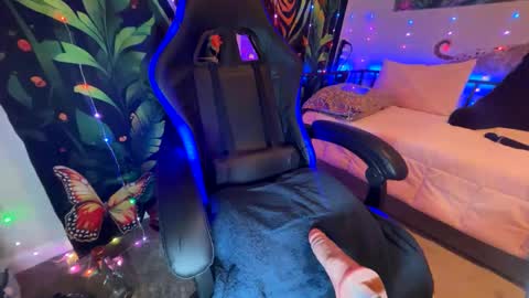 Sarah online show from 03/05/25, 04:24