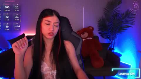 Snapshot of fatalenellie chatting on 12/19/25, 11:12 Nellie online show from 12/19/25, 11:12