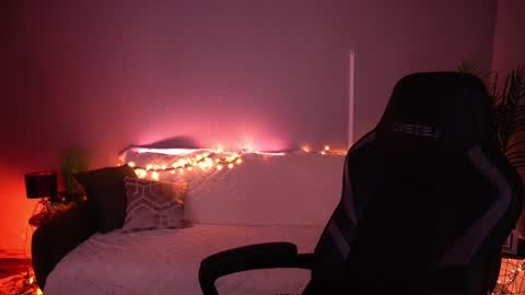 Snapshot of fatalenellie chatting on 03/20/26, 10:58 Nellie online show from 03/20/26, 10:58