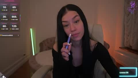 Snapshot of fatalenellie chatting on 04/17/26, 08:45 Nellie online show from 04/17/26, 08:45