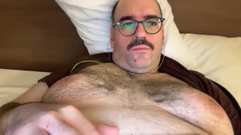 Snapshot of fatandfurry chatting on 10/23/25, 08:29 Mammouth online show from 10/23/25, 08:29