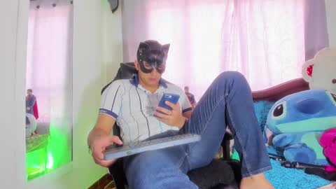 Snapshot of fatass_420 chatting on 01/28/25, 08:15 Johan online show from 01/28/25, 08:15