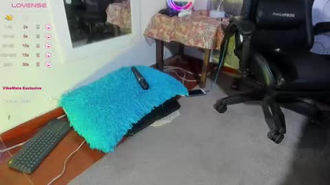 Snapshot of fatass_420 chatting on 02/20/25, 09:31 Johan online show from 02/20/25, 09:31