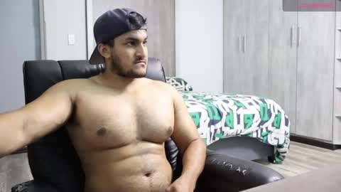 fatherfly001 online show from 04/16/26, 09:39