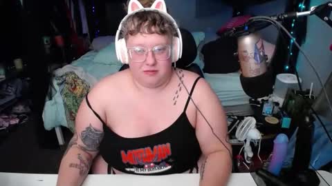 Snapshot of fatveronica chatting on 01/18/25, 06:24 FatVeronica online show from 01/18/25, 06:24