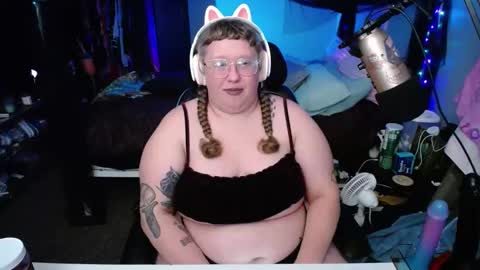 Snapshot of fatveronica chatting on 02/07/25, 06:24 FatVeronica online show from 02/07/25, 06:24