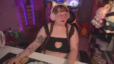 Snapshot of fatveronica chatting on 06/24/26, 03:05 FatVeronica online show from 06/24/26, 03:05