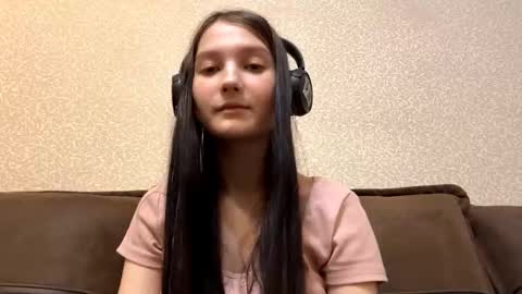 Aurora 18yo online show from 12/02/25, 09:14