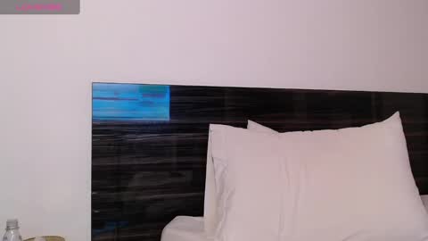 Snapshot of faustosaenz chatting on 02/21/25, 01:11 FAUSTO online show from 02/21/25, 01:11