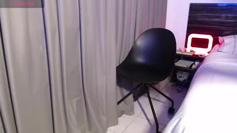 Snapshot of faustosaenz chatting on 11/30/25, 05:17 FAUSTO online show from 11/30/25, 05:17