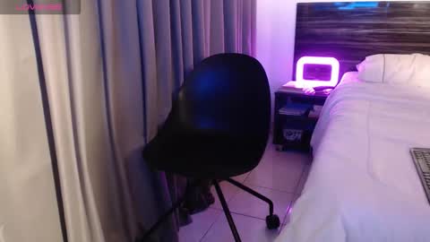 Snapshot of faustosaenz chatting on 12/02/25, 08:37 FAUSTO online show from 12/02/25, 08:37