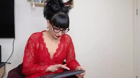 favorite_angel online show from 02/18/26, 08:16