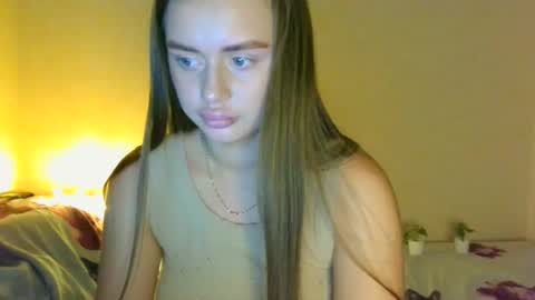 Snapshot of favorite_lovely_geneva chatting on 12/25/24, 03:38 Jasminefeelings online show from 12/25/24, 03:38