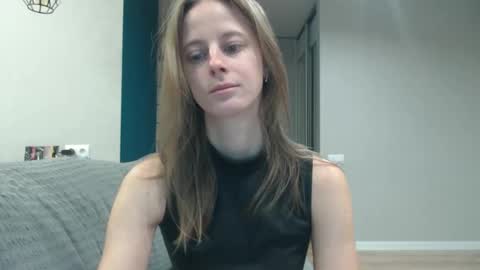 Snapshot of favoriteyour chatting on 11/06/25, 04:35 favoriteyour online show from 11/06/25, 04:35