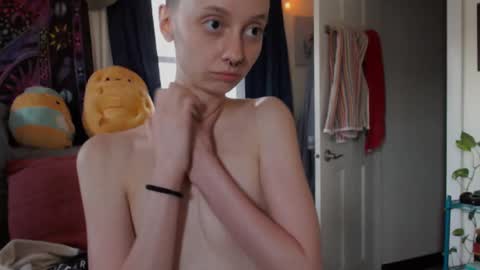 Snapshot of fayebae3 chatting on 09/29/25, 11:09 Mossfairy online show from 09/29/25, 11:09