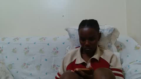 Snapshot of fayrie1 chatting on 09/16/25, 11:11 fayrie1 online show from 09/16/25, 11:11