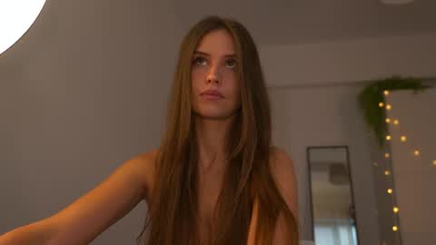 Snapshot of fazeyj chatting on 10/20/25, 06:03 FazeyJ online show from 10/20/25, 06:03