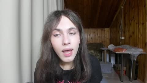 Snapshot of fcherthth chatting on 12/15/24, 08:25 Mark online show from 12/15/24, 08:25