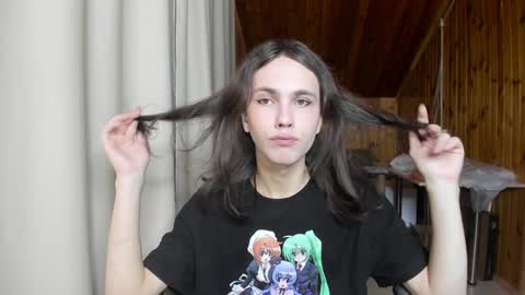 Snapshot of fcherthth chatting on 12/16/24, 06:16 Mark online show from 12/16/24, 06:16