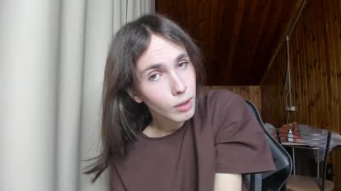 Snapshot of fcherthth chatting on 12/20/24, 11:05 Mark online show from 12/20/24, 11:05