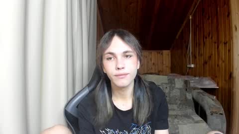 Snapshot of fcherthth chatting on 01/21/25, 08:32 Mark online show from 01/21/25, 08:32