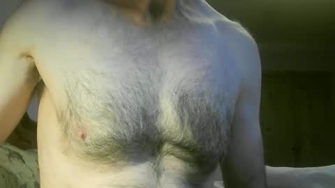 Snapshot of feardubh chatting on 09/21/25, 06:31 feardubh online show from 09/21/25, 06:31