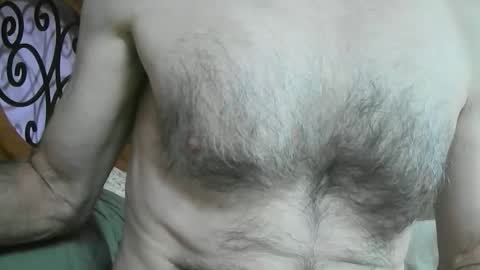 Snapshot of feardubh chatting on 10/15/25, 12:38 feardubh online show from 10/15/25, 12:38