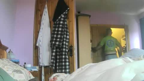 Snapshot of feardubh chatting on 10/23/25, 10:03 feardubh online show from 10/23/25, 10:03