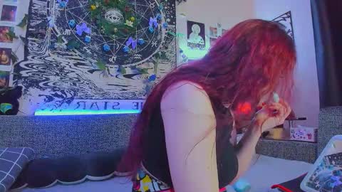 Snapshot of fearlessdiva_x chatting on 12/22/25, 01:35 Diva online show from 12/22/25, 01:35