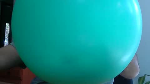 Snapshot of fedeglobos chatting on 10/18/25, 05:25 fedeGLOBOS online show from 10/18/25, 05:25